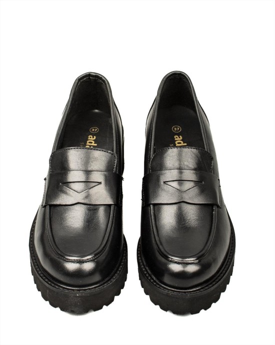 Γυναικεία δερμάτινα Loafers. Γυναικεία δερμάτινα Loafers.