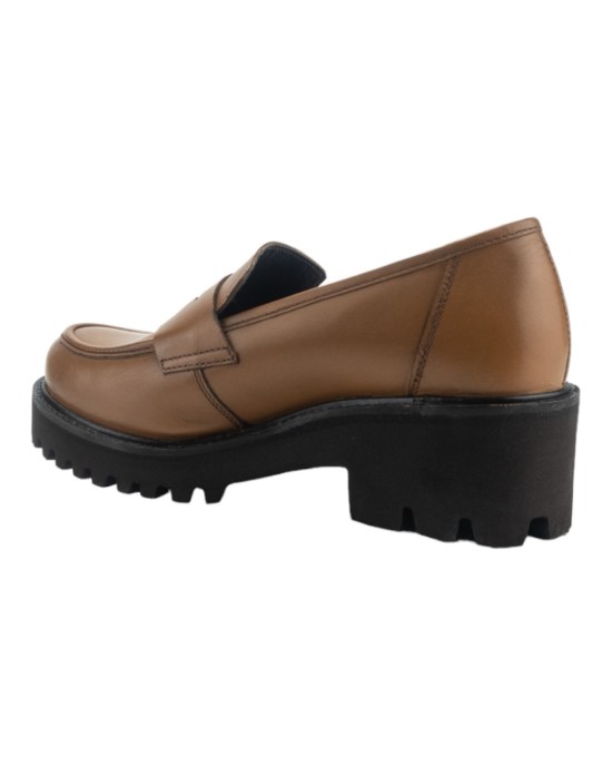 Γυναικεία δερμάτινα Loafers.